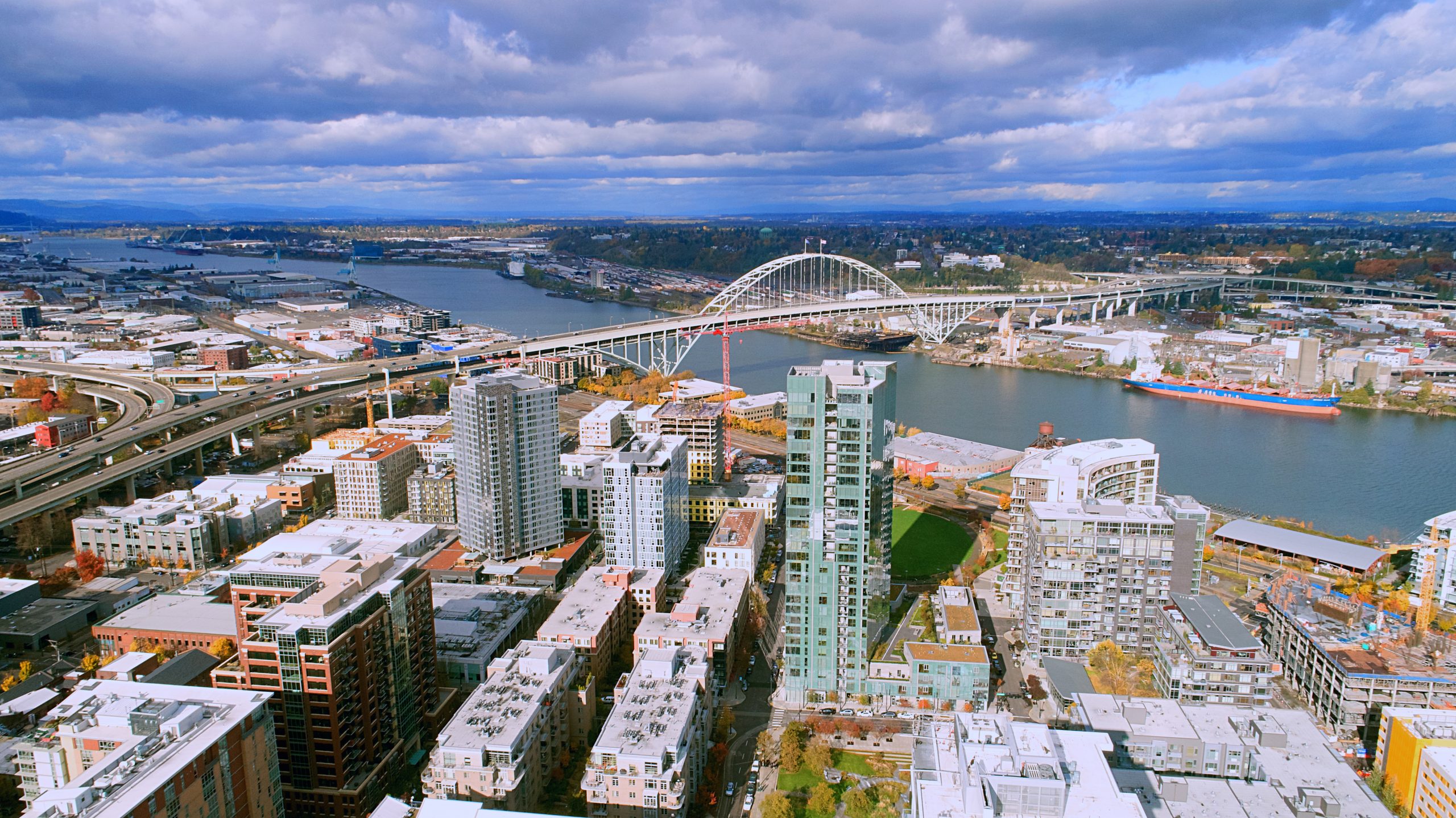 pros and cons of moving to portland oregon