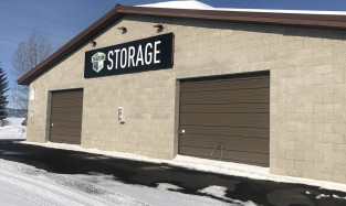 Front view of Northwest Self Storage facility in McCall on14051 Burr Dr