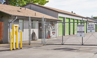 Front view of Northwest Self Storage facility in Clackamas, OR on SE 82nd Dr